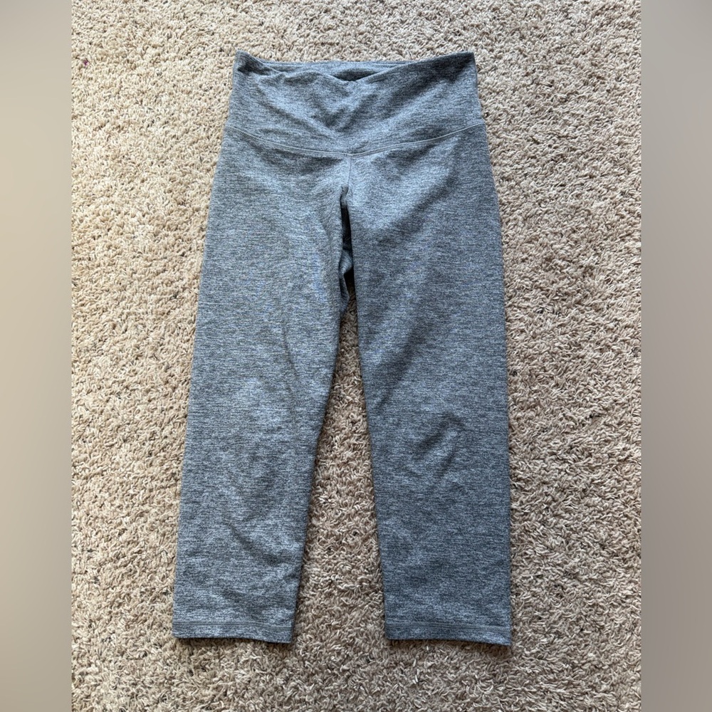 Cropped leggings old navy Go Dry size M.